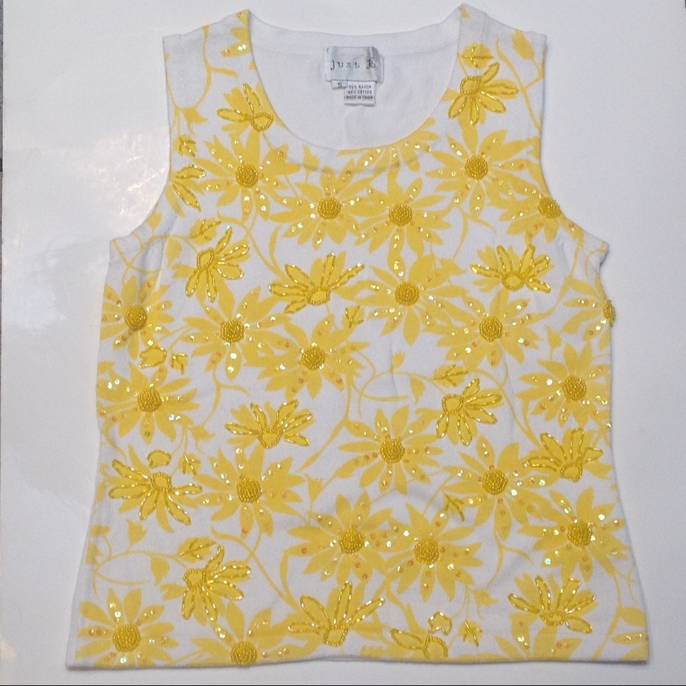 JUST B  White Yellow Beaded Daisies  Top shell SM